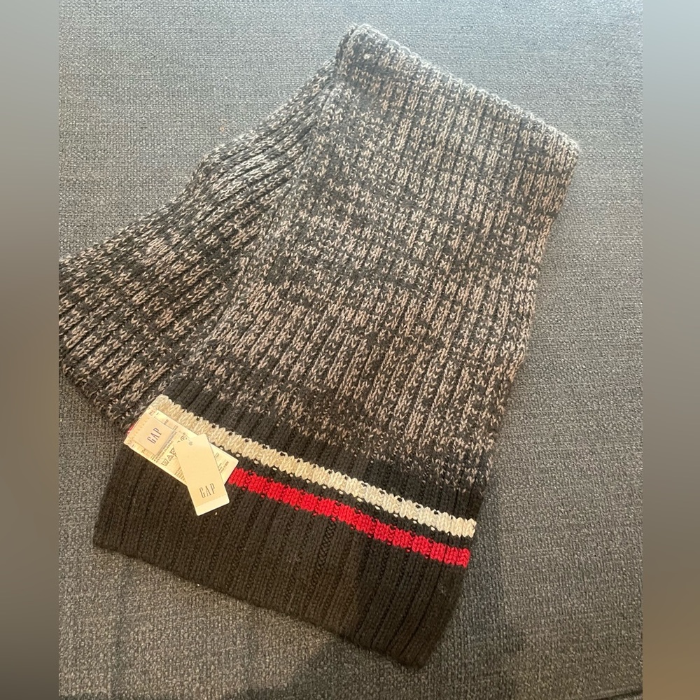GAP Brand New Gray and Red Scarf
